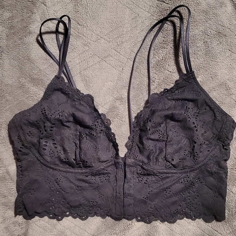 Colsie bralette in black
